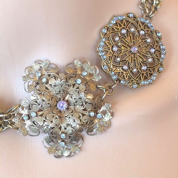 Vintage Antique Gold Tone Multi Strand Flower Necklace Rhinestone Medallion - Picture 5 of 11